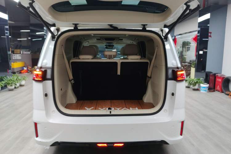 Used VOYAH Dream 2022 Low-Carbon Edition Dream+ Smart Enjoyment Package Trunk