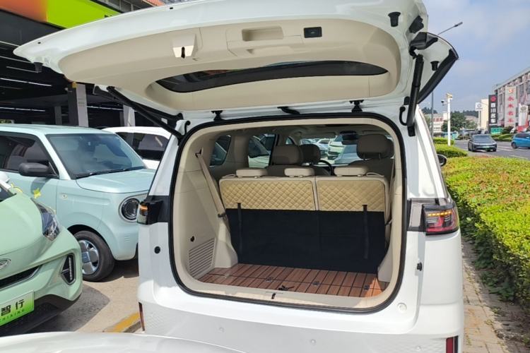 Used VOYAH Dream 2022 Low-Carbon Edition Dream+ Smart Enjoyment Package Trunk