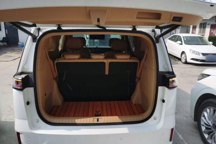 Used VOYAH Dream 2022 Low-Carbon Edition Dream+ Smart Enjoyment Package Trunk