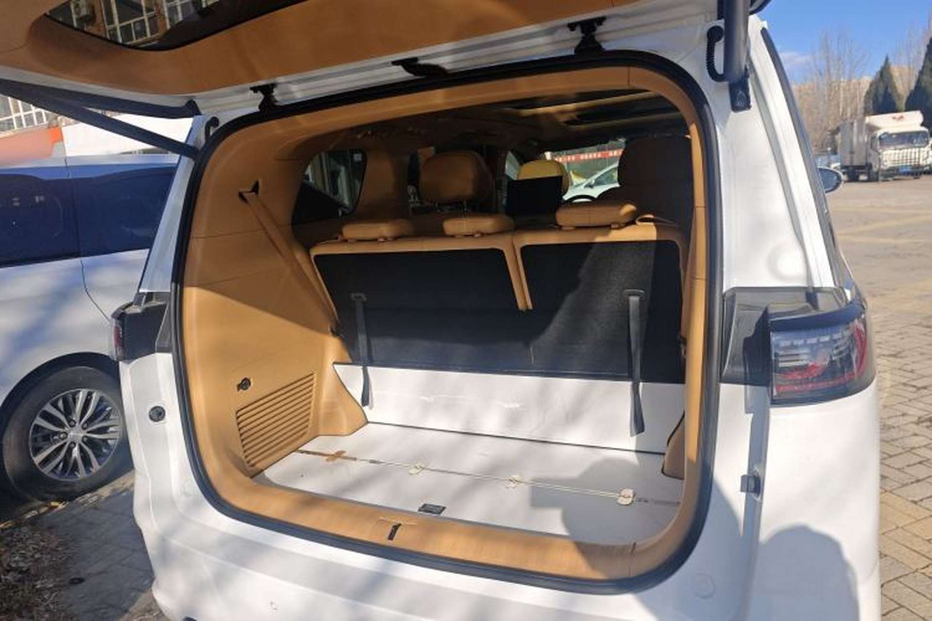 Used VOYAH Dream 2022 Low-Carbon Edition Dream+ Smart Enjoyment Package Trunk
