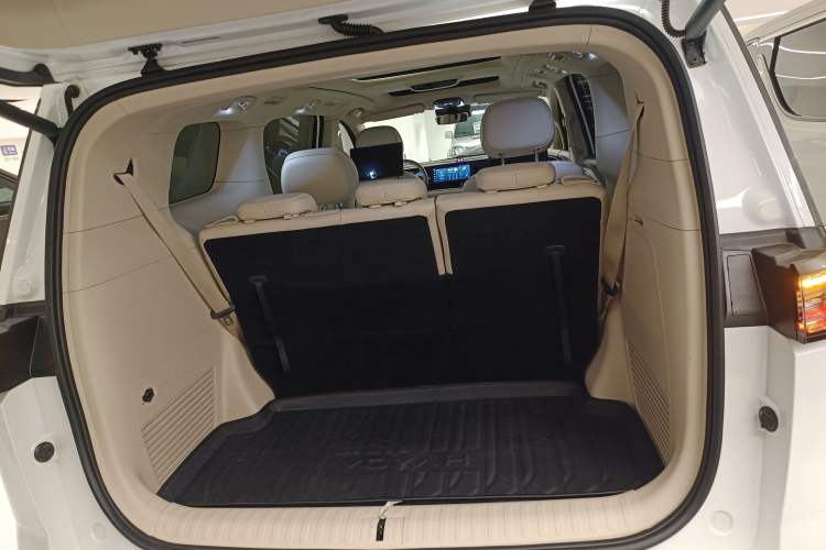 Used VOYAH Dream 2022 Low-Carbon Edition Dream+ Smart Enjoyment Package Trunk