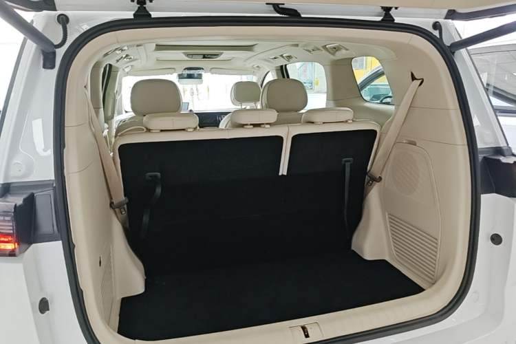 Used VOYAH Dream 2022 Low-Carbon Edition Dream+ Smart Enjoyment Package Trunk