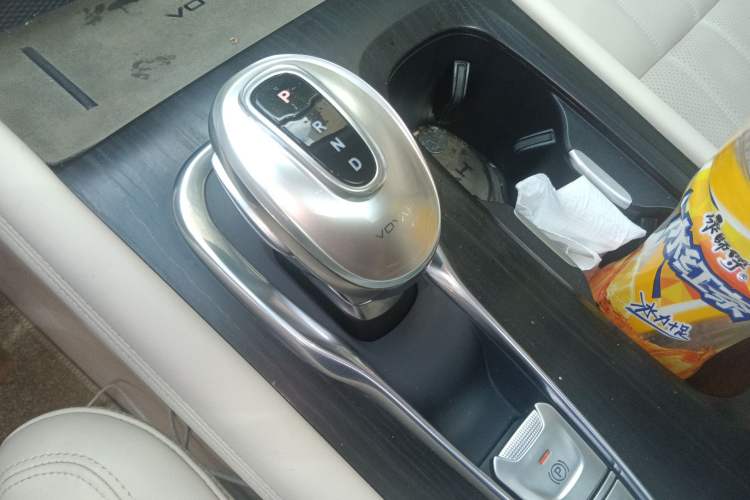 Used VOYAH Dream 2022 0-Emission Version Range of 475 km Gear Lever
