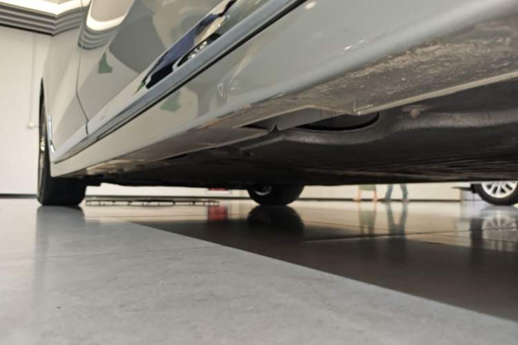Used VOYAH Dream 2022 Low-Carbon Edition Dream+ Smart Enjoyment Package Left Side Sill