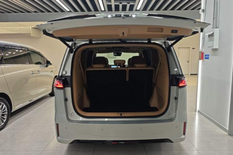 Used VOYAH Dream 2022 Low-Carbon Edition Dream+ Smart Enjoyment Package Trunk