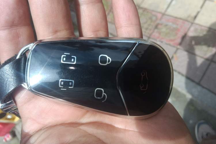 Used VOYAH Dream 2022 0-Emission Version Range of 475 km Vehicle Key