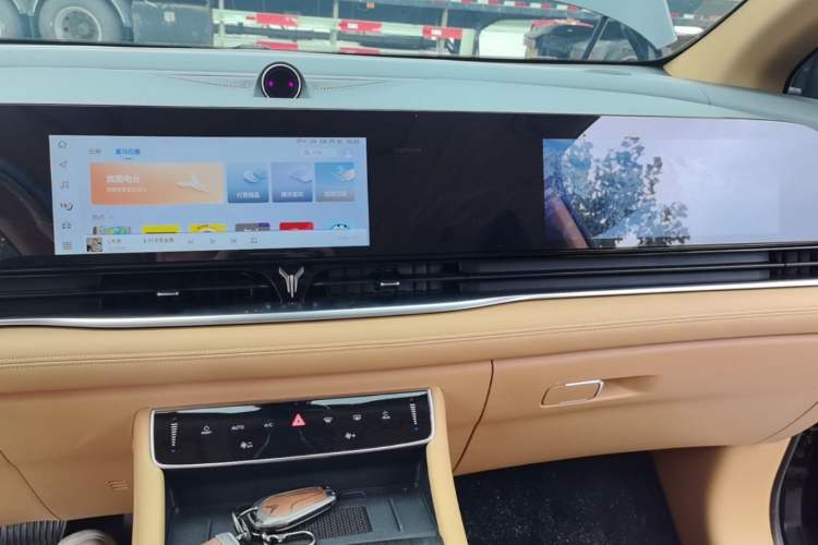 Used VOYAH Dream 2024 PHEV Extended-Range Premium Edition Audio And AC Panel