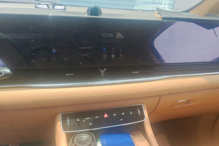Used VOYAH Dream 2024 PHEV Extended-Range Premium Edition Audio And AC Panel