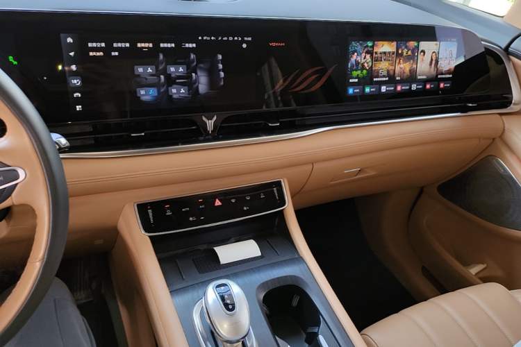 Used VOYAH Dream 2024 PHEV Extended-Range Premium Edition Audio And AC Panel