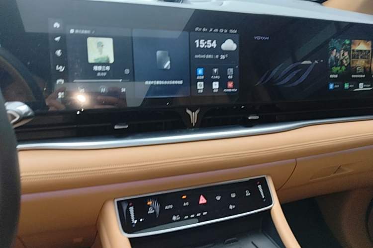 Used VOYAH Dream 2024 PHEV Extended-Range Premium Edition Audio And AC Panel