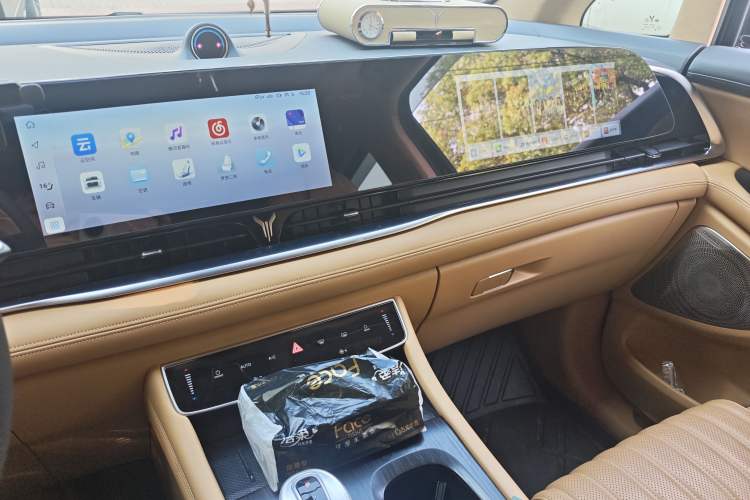 Used VOYAH Dream 2024 PHEV Ultra-Long Range Flagship Edition Audio And AC Panel