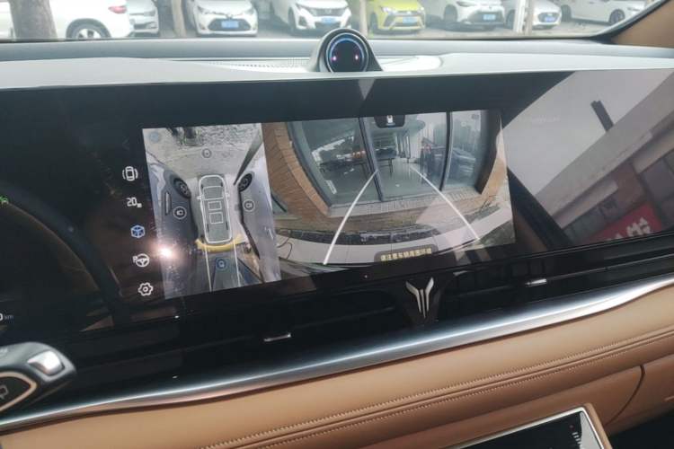 Used VOYAH Dream 2024 PHEV Extended-Range Premium Edition Audio And AC Panel