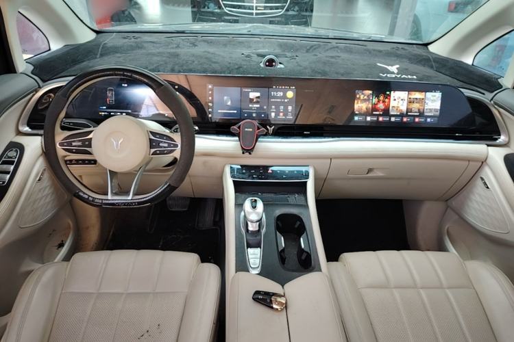 Used VOYAH Dream 2024 PHEV Extended-Range Premium Edition Center Console
