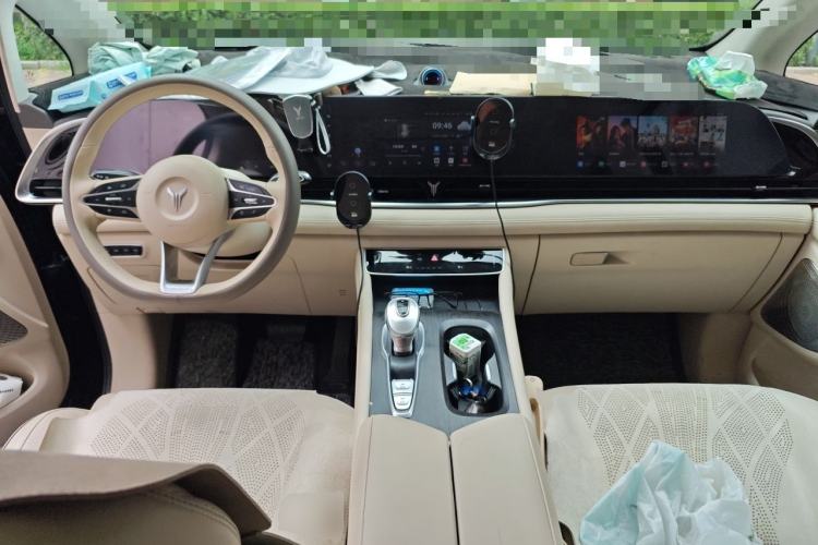 Used VOYAH Dream 2024 PHEV Ultra-Long Range Flagship Edition Center Console