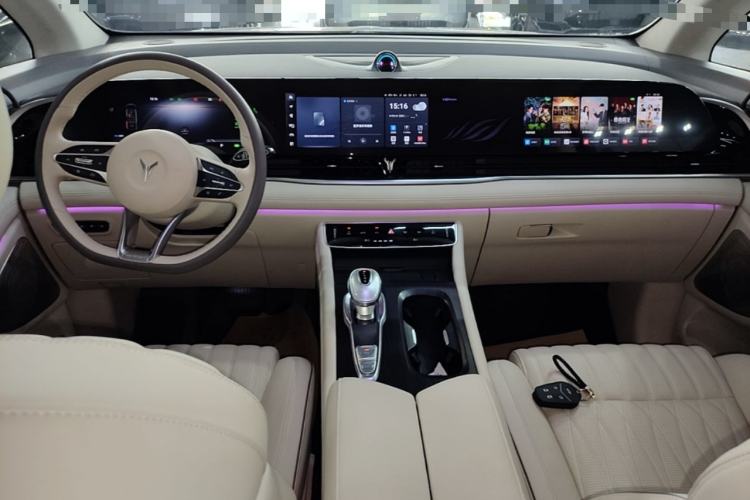 Used VOYAH Dream 2024 PHEV Ultra-Long Range Flagship Edition Center Console