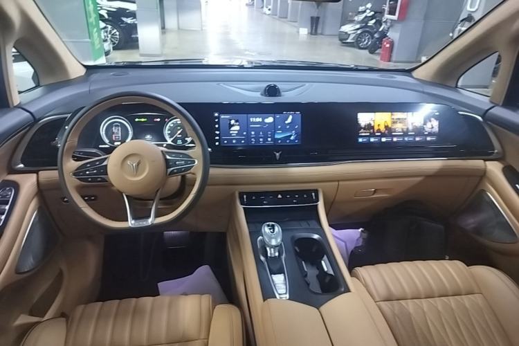 Used VOYAH Dream 2024 PHEV Ultra-Long Range Flagship Edition Center Console