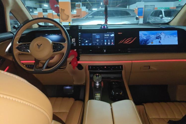 Used VOYAH Dream 2024 PHEV Ultra-Long Range Flagship Edition Center Console