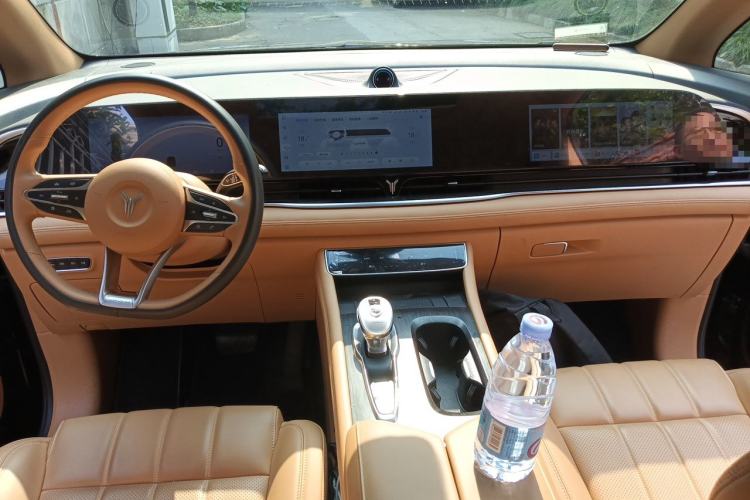 Used VOYAH Dream 2024 EV Long-Range Premium Edition Center Console