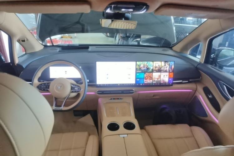Used VOYAH Dream 2024 PHEV Ultra-Long Range Flagship Edition Center Console