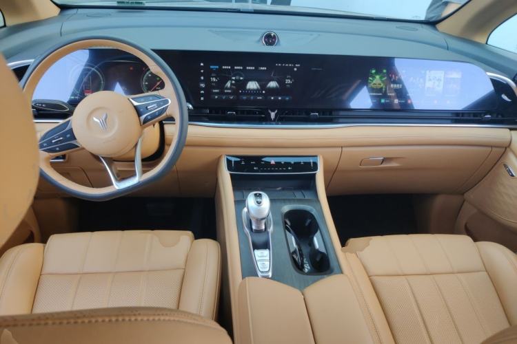 Used VOYAH Dream 2024 PHEV Extended-Range Premium Edition Center Console