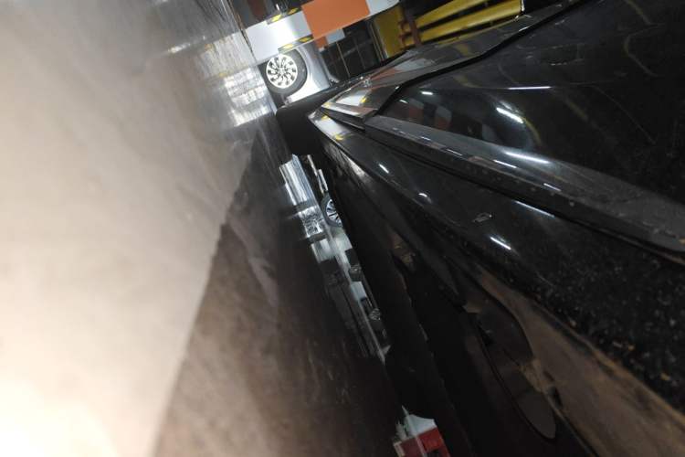 Used VOYAH Dream 2024 PHEV Ultra-Long Range Flagship Edition Chassis Rear Left