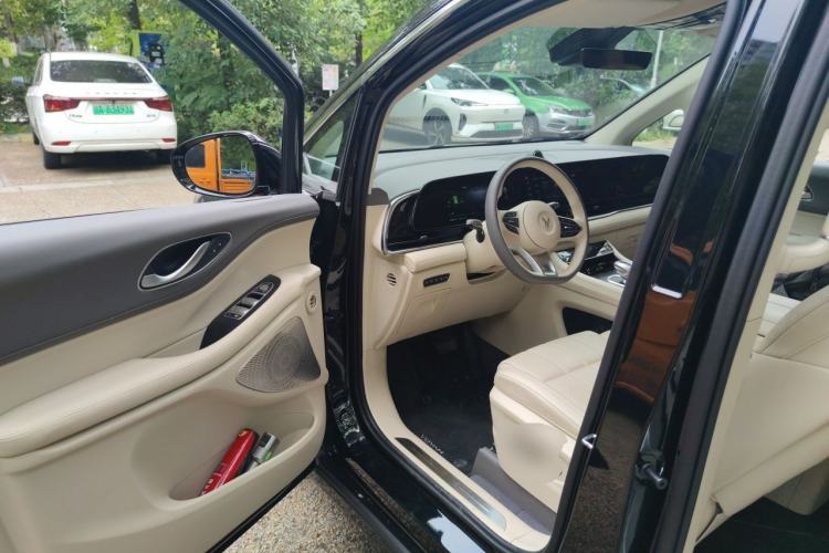 Used VOYAH Dream 2024 PHEV Extended-Range Premium Edition Driver Seat