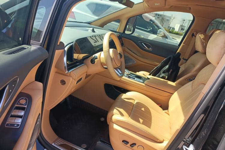 Used VOYAH Dream 2024 PHEV Extended-Range Premium Edition Driver Seat