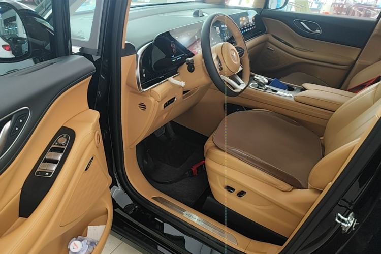 Used VOYAH Dream 2024 PHEV Extended-Range Premium Edition Driver Seat