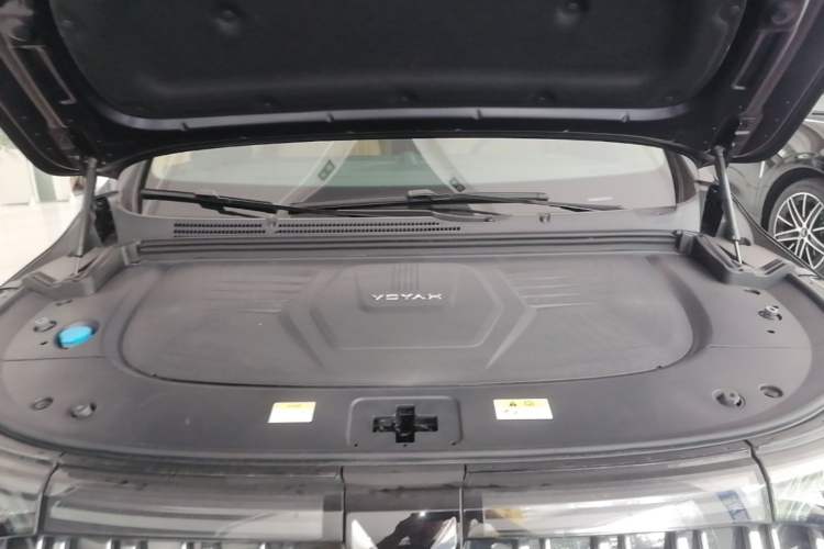 Used VOYAH Dream 2024 PHEV Ultra-Long Range Flagship Edition Engine Bay
