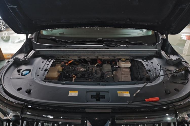 Used VOYAH Dream 2024 PHEV Extended-Range Premium Edition Engine Bay