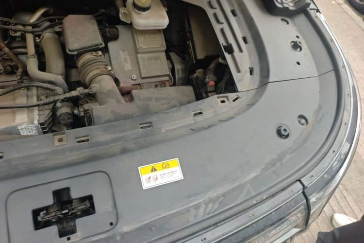Used VOYAH Dream 2024 PHEV Extended-Range Premium Edition Engine Bay Left