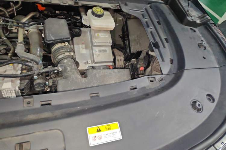 Used VOYAH Dream 2024 PHEV Ultra-Long Range Flagship Edition Engine Bay Left