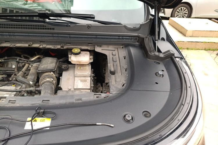Used VOYAH Dream 2024 PHEV Extended-Range Premium Edition Engine Bay Left