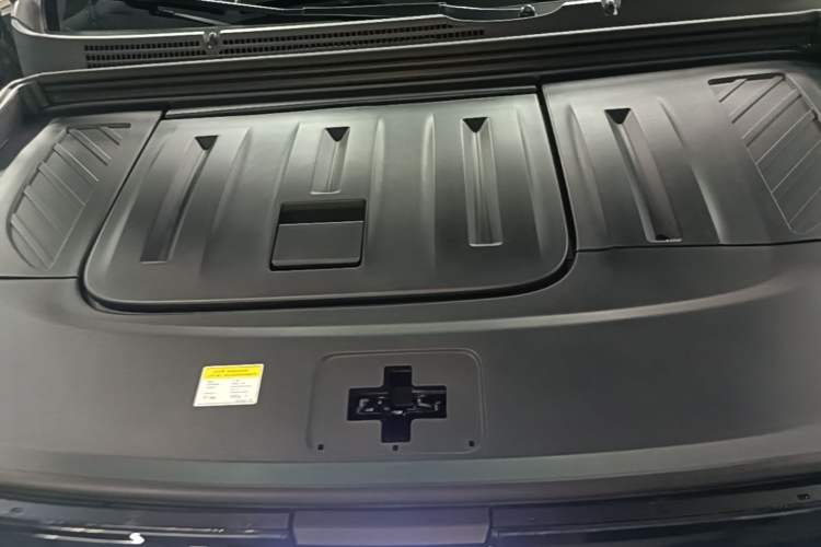 Used VOYAH Dream 2024 EV Long-Range Premium Edition Engine Bay