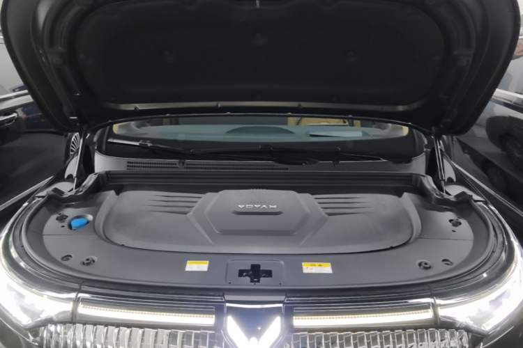 Used VOYAH Dream 2024 PHEV Ultra-Long Range Flagship Edition Engine Bay