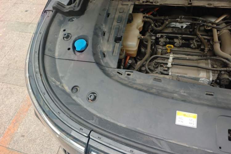 Used VOYAH Dream 2024 PHEV Extended-Range Premium Edition Engine Bay Right