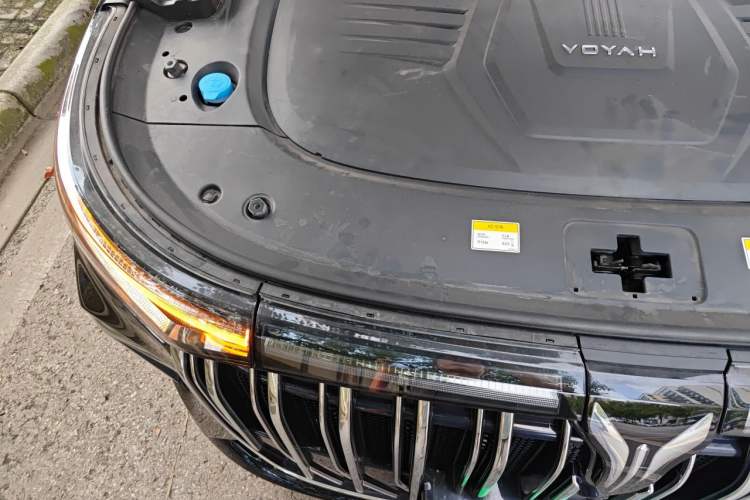 Used VOYAH Dream 2024 PHEV Extended-Range Premium Edition Engine Bay Right