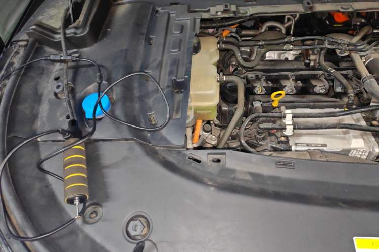 Used VOYAH Dream 2024 PHEV Ultra-Long Range Flagship Edition Engine Bay Right