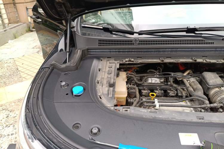 Used VOYAH Dream 2024 PHEV Extended-Range Premium Edition Engine Bay Right