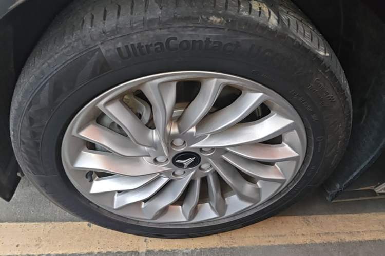 Used VOYAH Dream 2024 PHEV Extended-Range Premium Edition Exterior 1