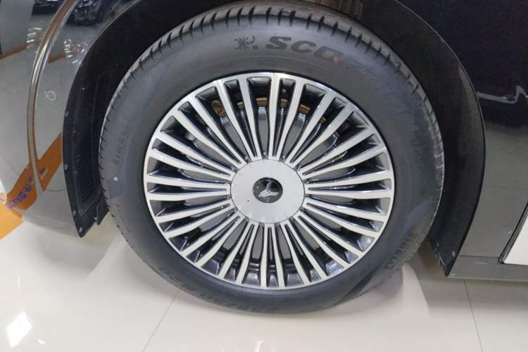 Used VOYAH Dream 2024 PHEV Ultra-Long Range Flagship Edition Exterior 1
