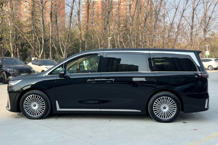 Used VOYAH Dream 2024 PHEV Ultra-Long Range Flagship Edition Exterior 10