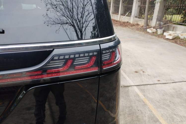 Used VOYAH Dream 2024 PHEV Ultra-Long Range Flagship Edition Exterior 3