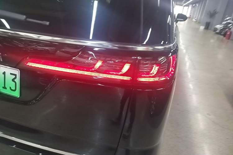 Used VOYAH Dream 2024 PHEV Ultra-Long Range Flagship Edition Exterior 3