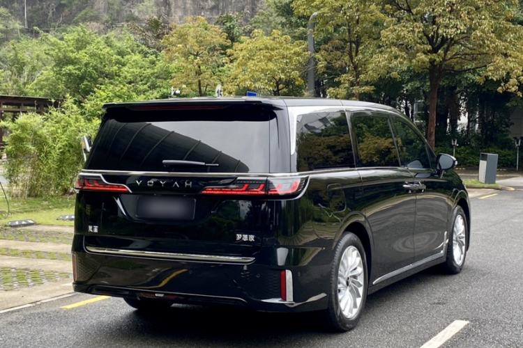 Used VOYAH Dream 2024 PHEV Extended-Range Premium Edition Exterior 3