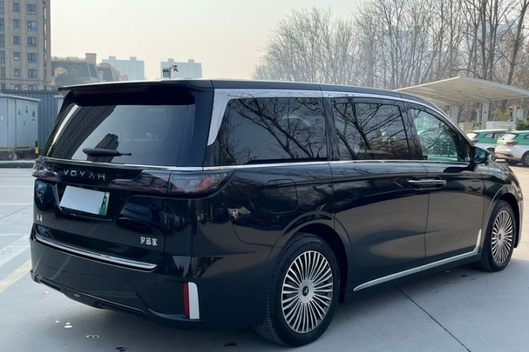 Used VOYAH Dream 2024 PHEV Ultra-Long Range Flagship Edition Exterior 3