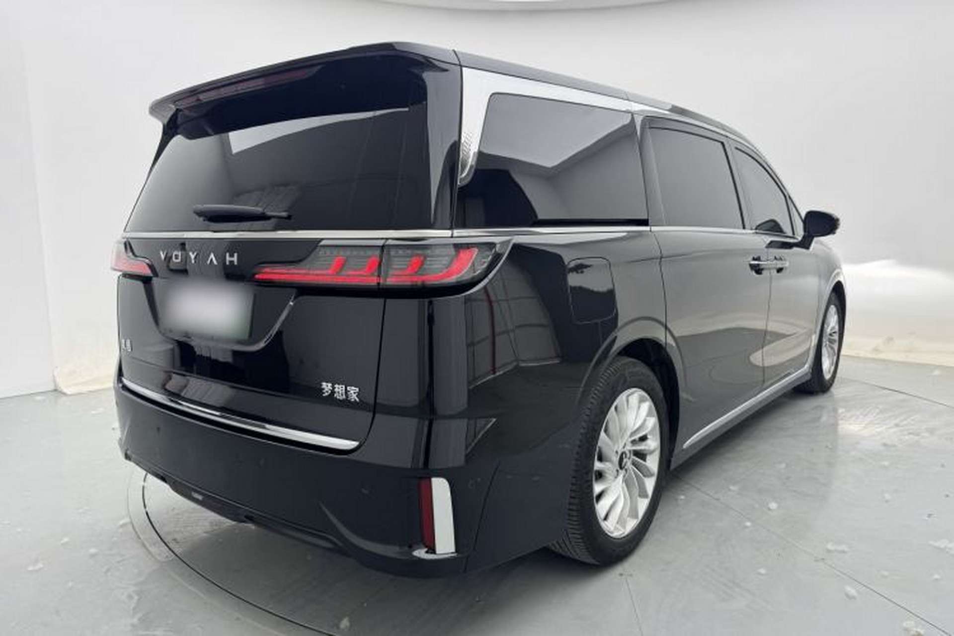 Used VOYAH Dream 2024 PHEV Extended-Range Premium Edition Exterior 4