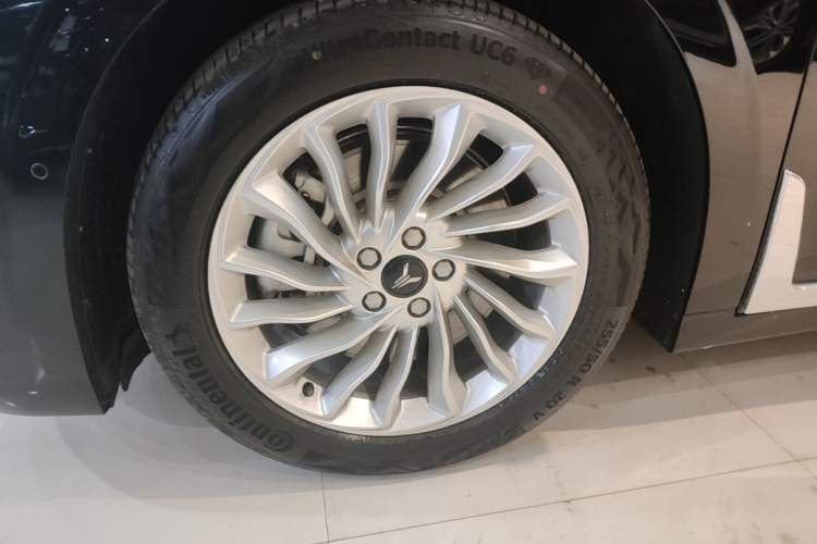 Used VOYAH Dream 2024 PHEV Extended-Range Premium Edition Exterior 4