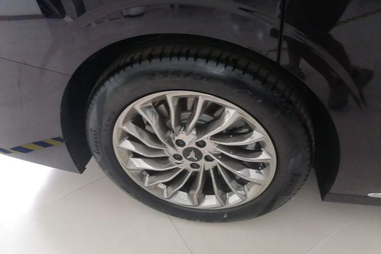 Used VOYAH Dream 2024 PHEV Ultra-Long Range Flagship Edition Exterior 5
