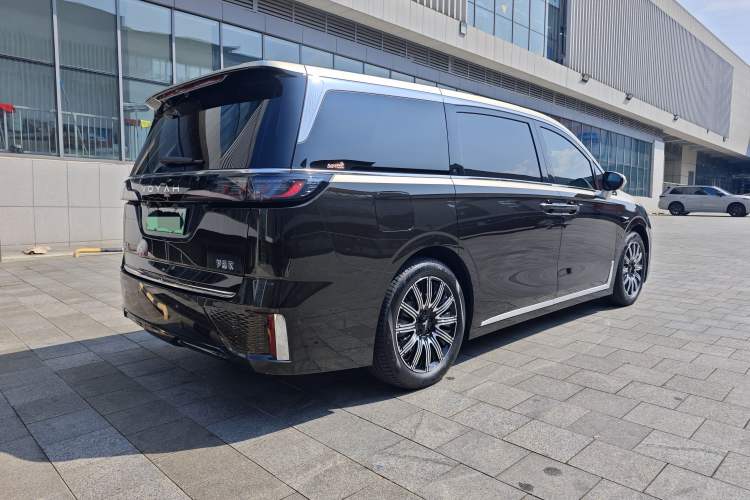 Used VOYAH Dream 2024 EV Long-Range Premium Edition Exterior 6